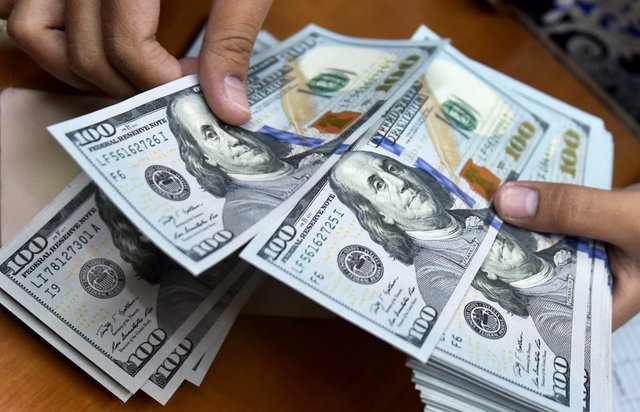 دلار سهمیه‌ای چقدر از بازار آزاد ارزان‌تر است؟ | پایگاه خبری اقتصاد سبز آنلاین